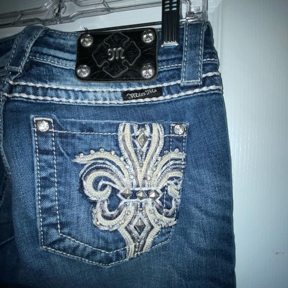 Miss Me embellished distressed jeans sz 26 short - Picture 2 of 6